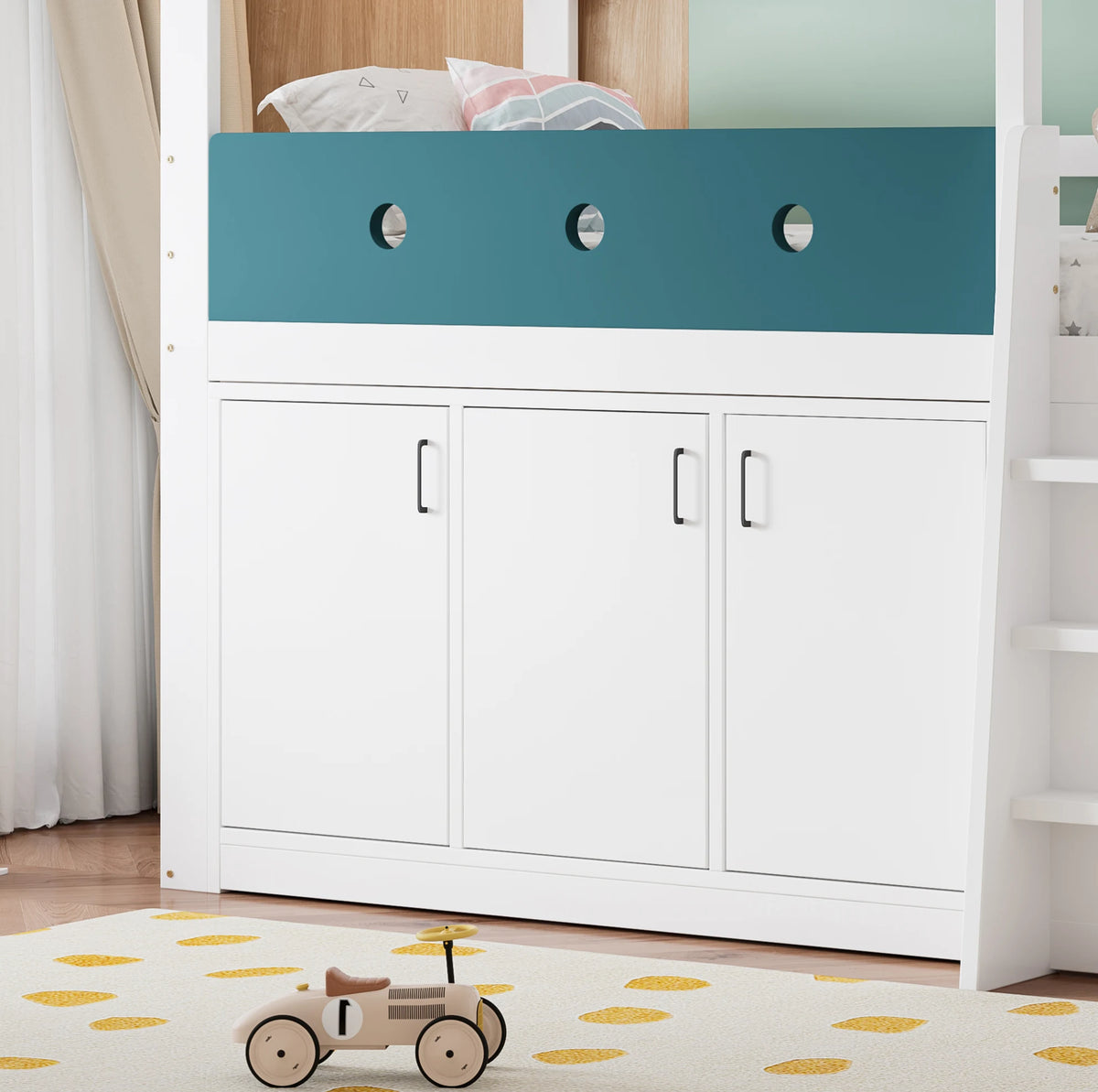 Armoire 3 portes et barrière bleu canard du lit cabane mi-hauteur