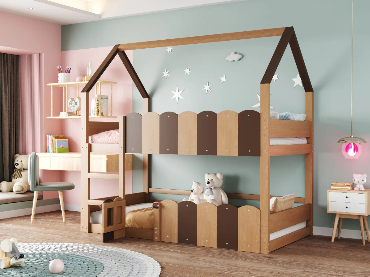 Lit superposé cabane naturel et brun dans une chambre lumineuse