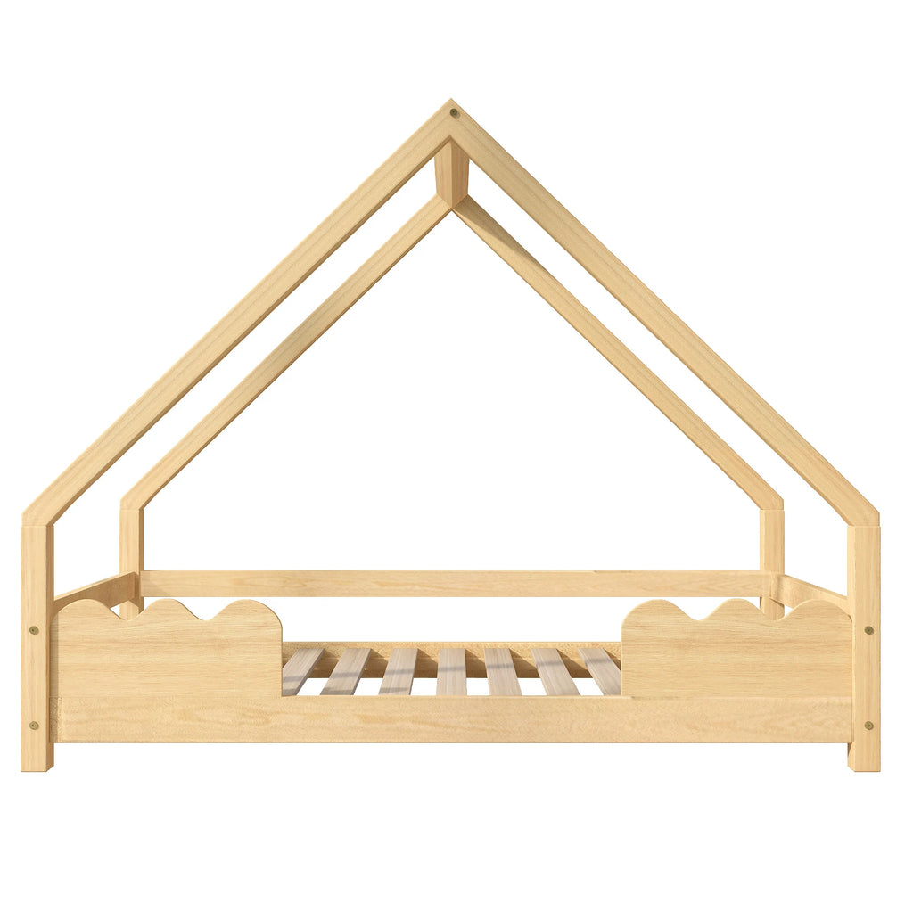 Lit cabane pin naturel vue de face sur fond blanc