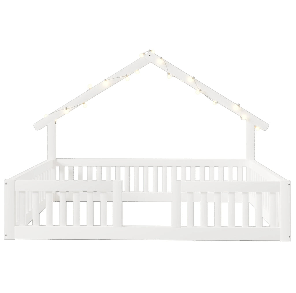 Lit cabane blanc avec guirlande sur fond blanc